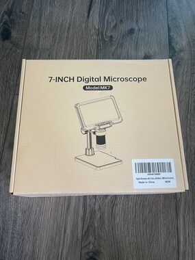 7-Inch Digital Microscope MK7 in Beige Box